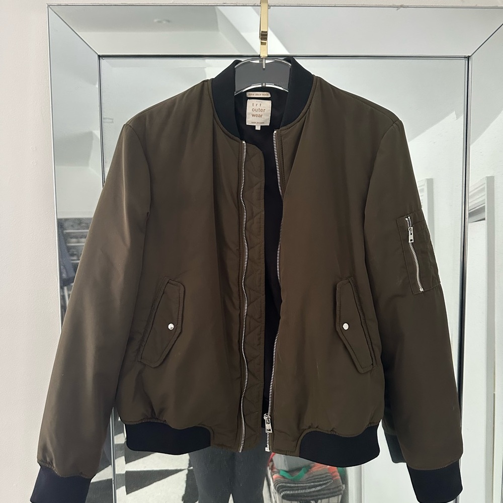 Zara Green Bomber Jacket with Ribbed Collar and Matte Finish